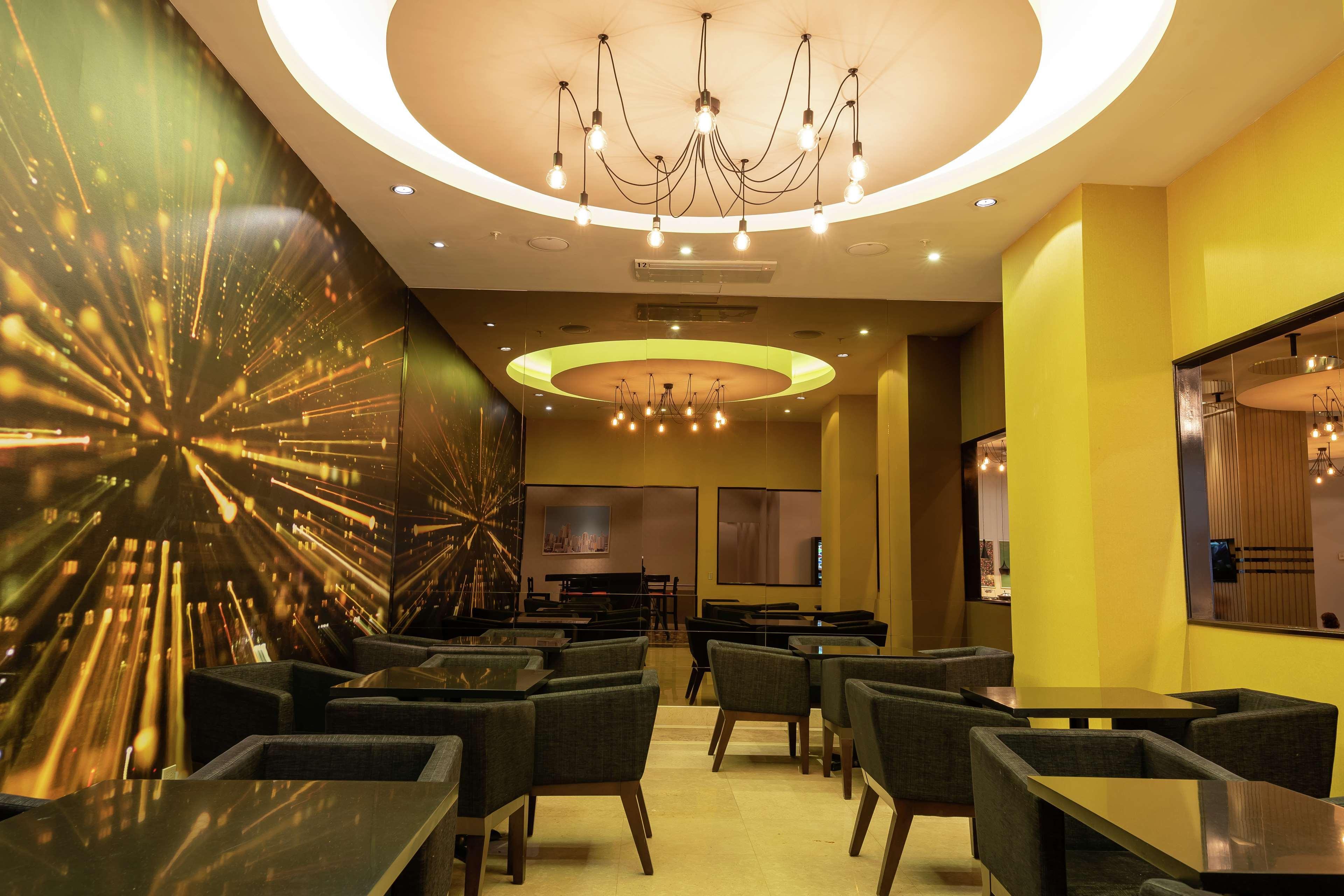Hampton By Hilton Panama Hotel Exterior photo